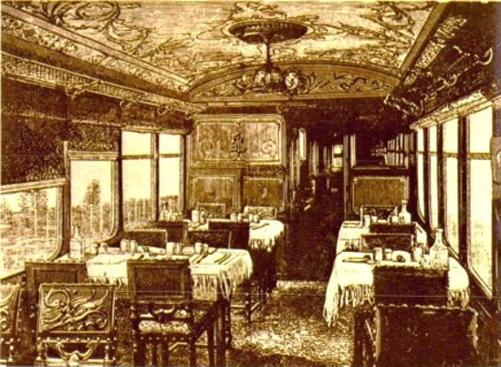 Ein Bild, das Tisch, Im Haus, Decke, Wand enthält.